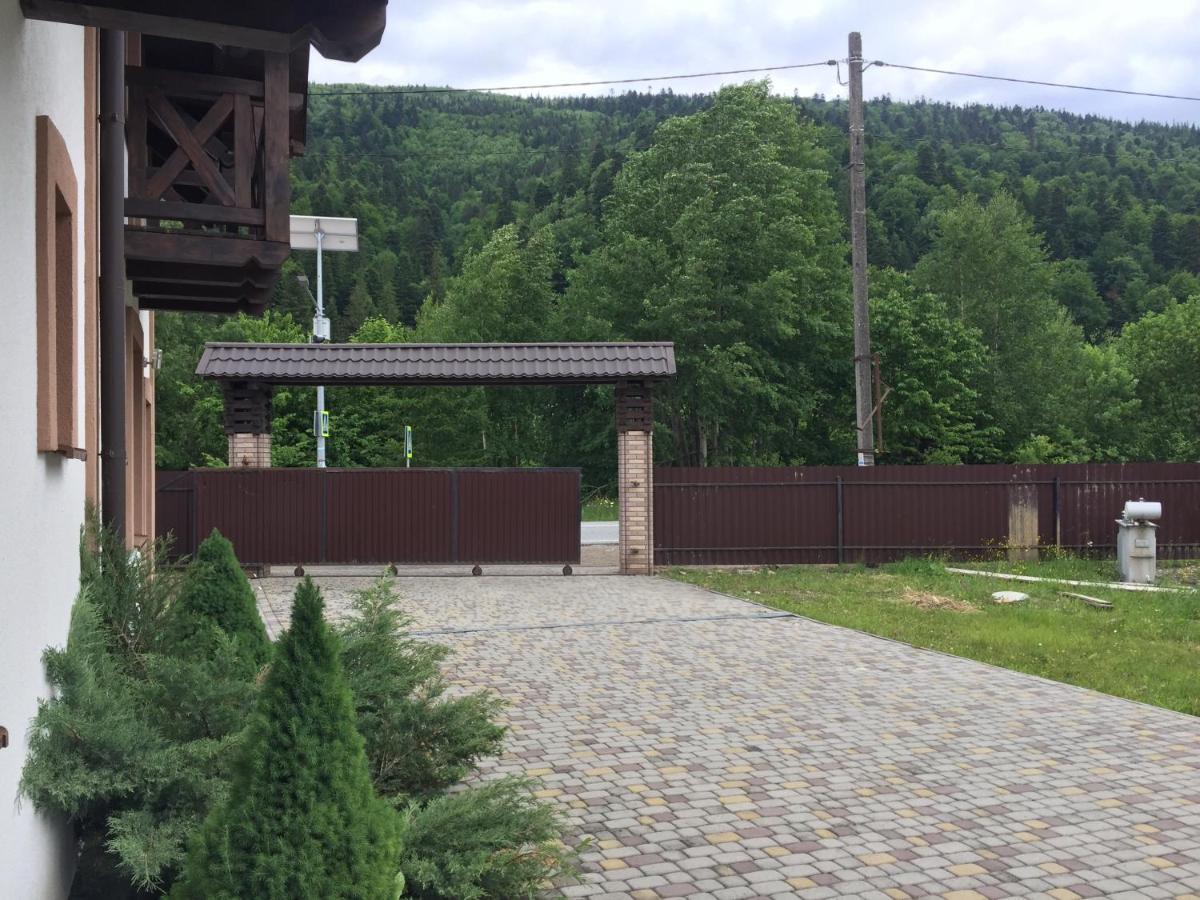 Карпатський Готель Олександрія 미쿨리친 외부 사진